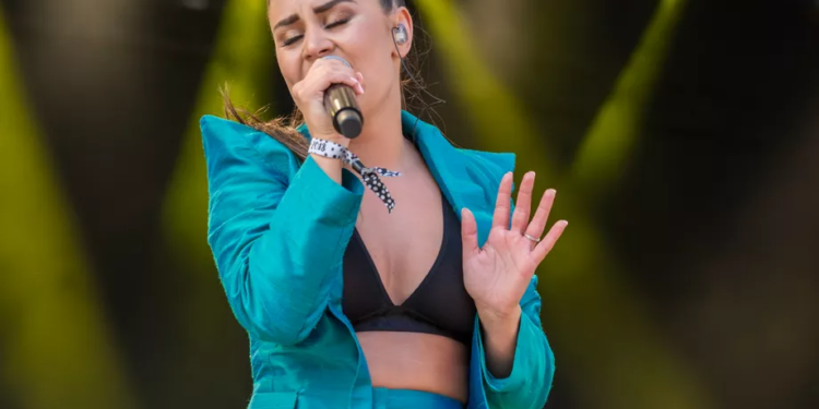 Anna Abreu pituus ja paino