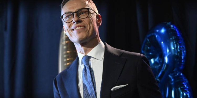 Presidentti Stubb kunnioitti sotaveteraaneja ja Lotta Svärd